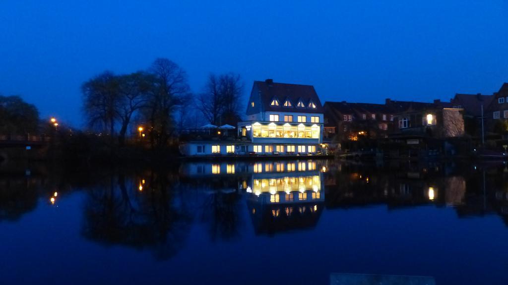 Mölln Restaurant Und Hotel Zum Weissen Ross מראה חיצוני תמונה