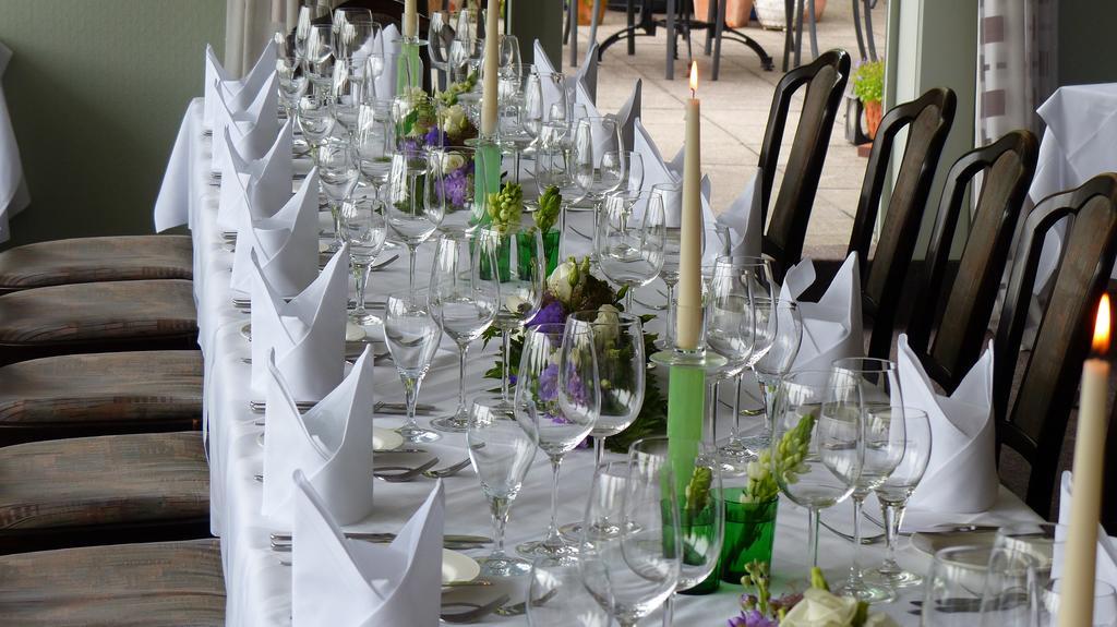 Mölln Restaurant Und Hotel Zum Weissen Ross מראה חיצוני תמונה