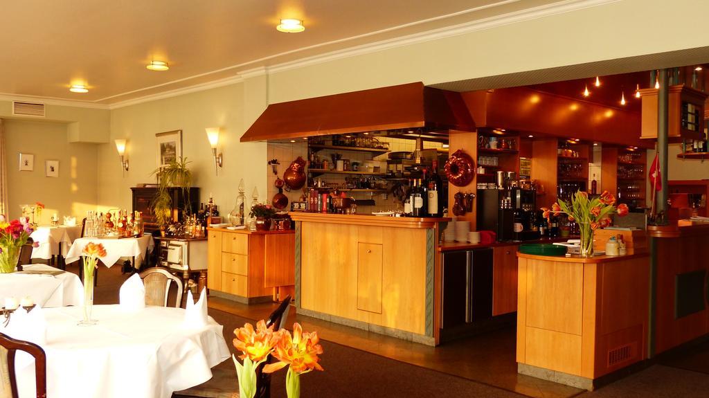Mölln Restaurant Und Hotel Zum Weissen Ross מראה חיצוני תמונה