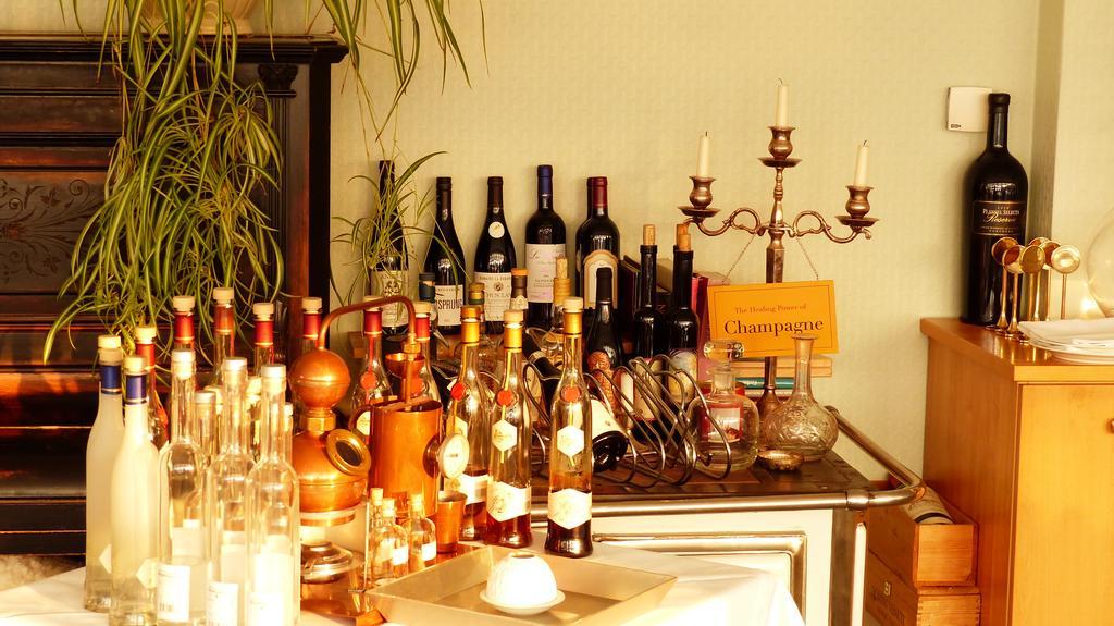 Mölln Restaurant Und Hotel Zum Weissen Ross מראה חיצוני תמונה
