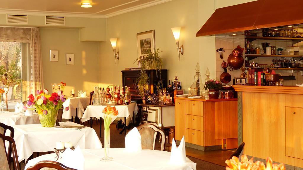 Mölln Restaurant Und Hotel Zum Weissen Ross מראה חיצוני תמונה