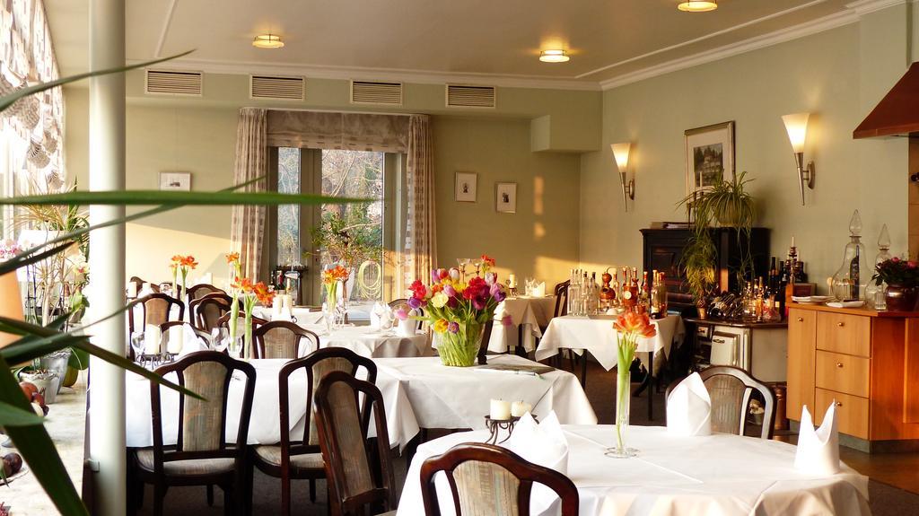 Mölln Restaurant Und Hotel Zum Weissen Ross מראה חיצוני תמונה