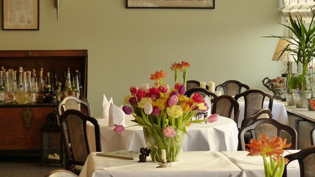 Mölln Restaurant Und Hotel Zum Weissen Ross מראה חיצוני תמונה