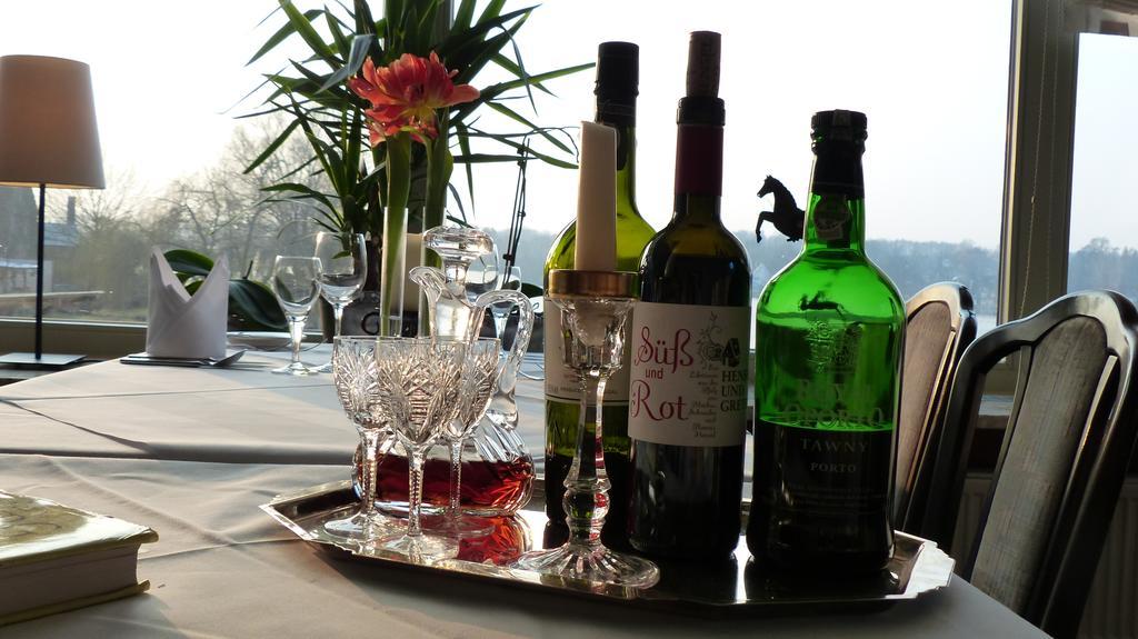 Mölln Restaurant Und Hotel Zum Weissen Ross מראה חיצוני תמונה