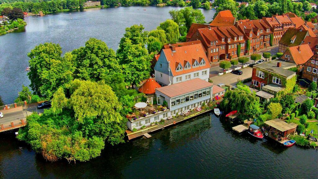 Mölln Restaurant Und Hotel Zum Weissen Ross מראה חיצוני תמונה