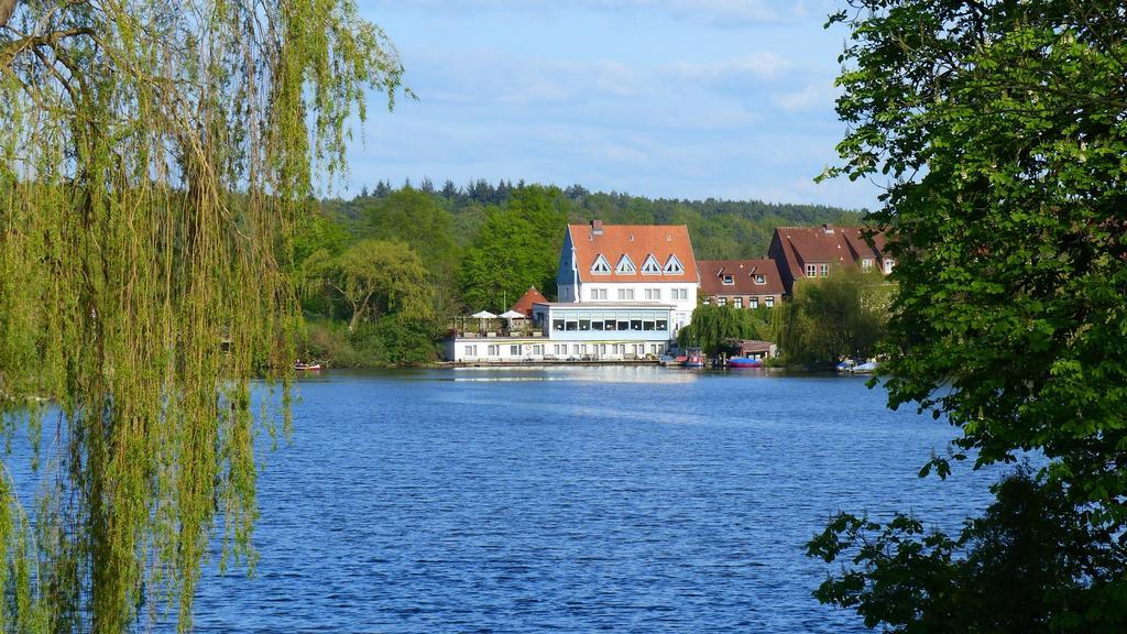 Mölln Restaurant Und Hotel Zum Weissen Ross מראה חיצוני תמונה