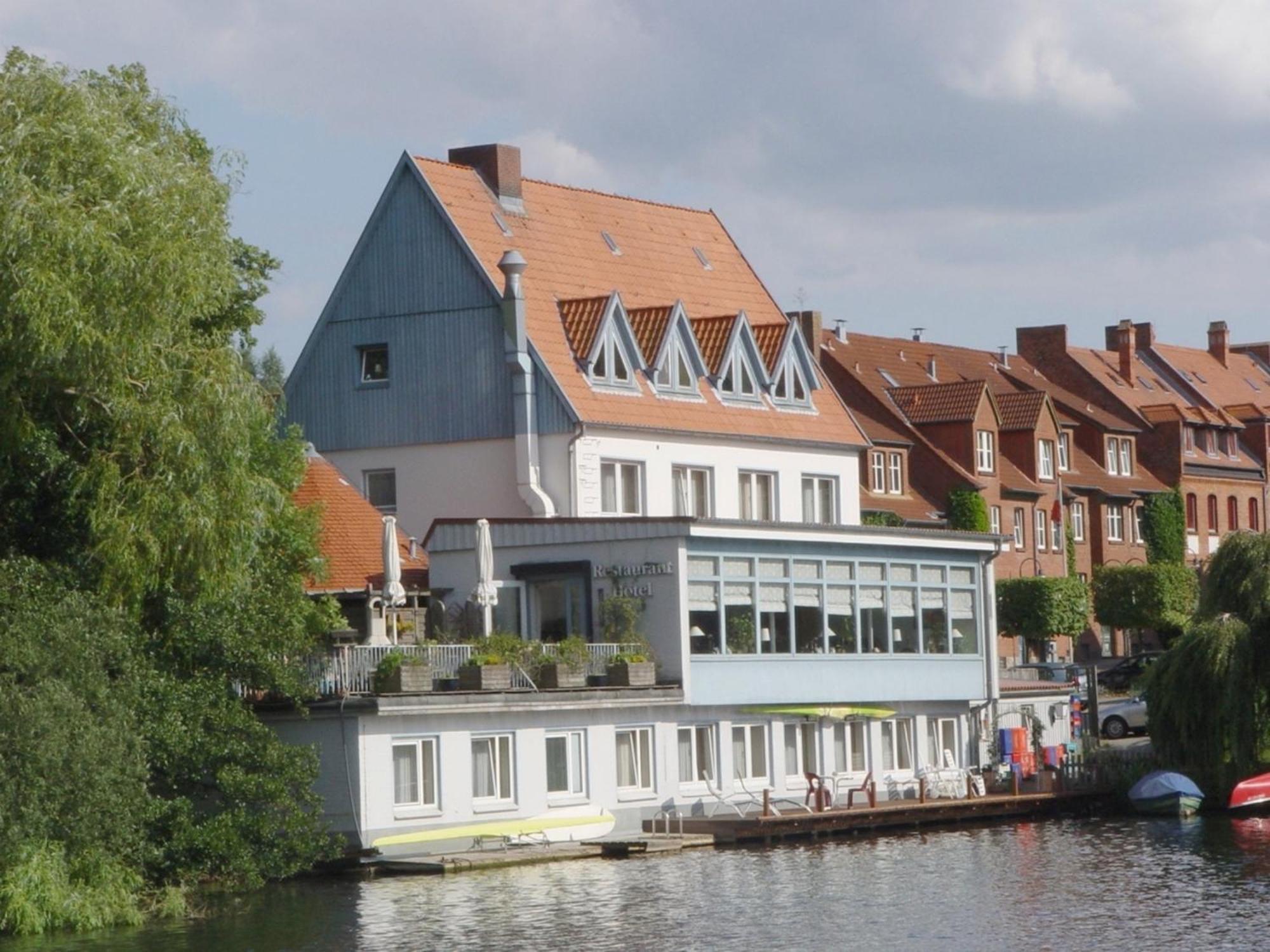 Mölln Restaurant Und Hotel Zum Weissen Ross מראה חיצוני תמונה